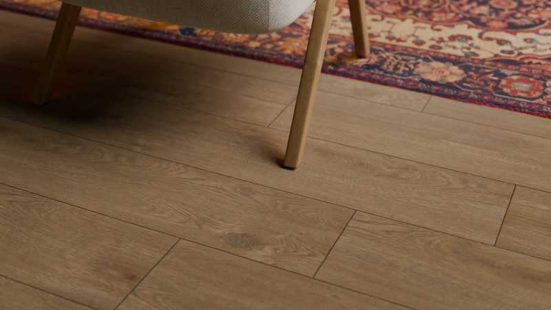 This material comes in many different styles, many of which mimic the look and feel of natural materials such as stone or hardwood.<br /></noscript>
Durability, longevity, and water resistance are all well-known features of vinyl flooring